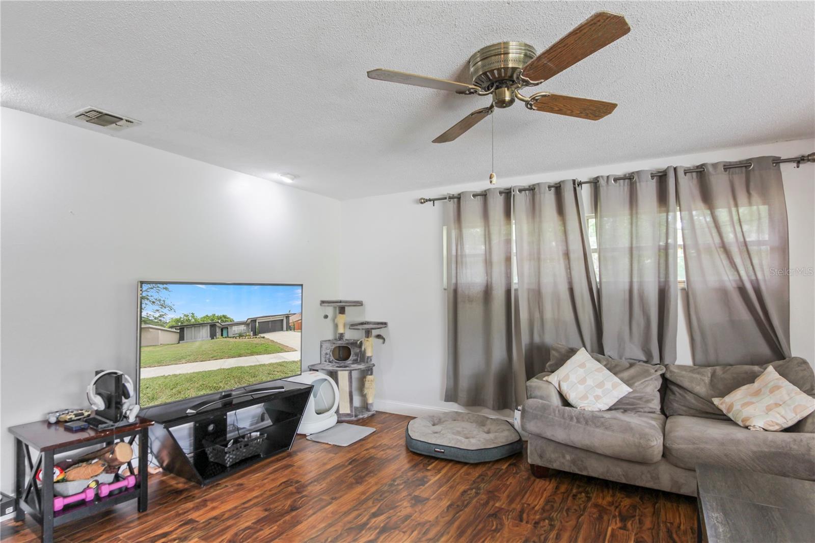 SPRING OAKS - Residential