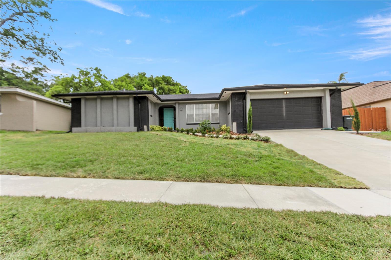 607 GREEN BRIAR BOULEVARD