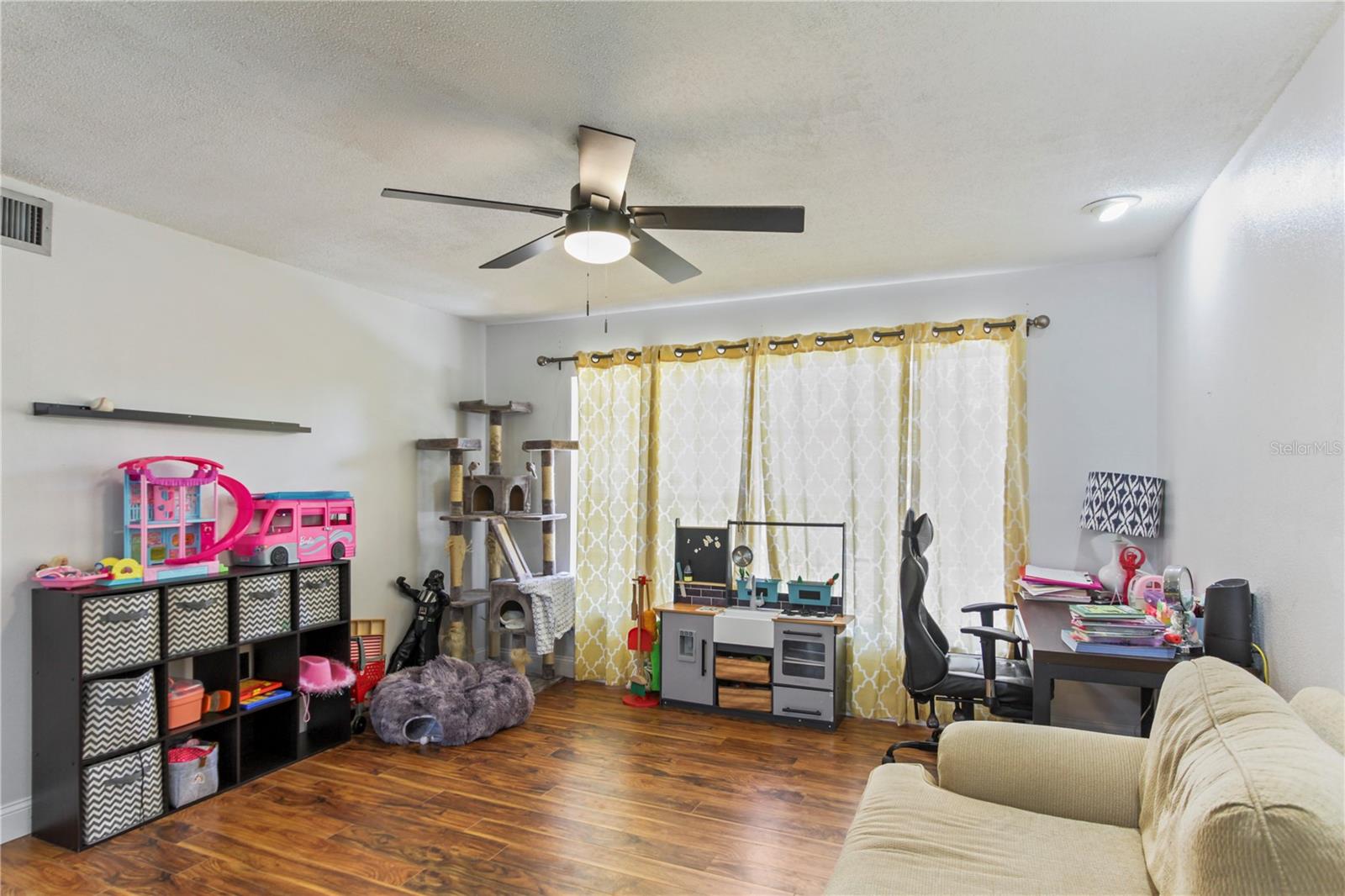 SPRING OAKS - Residential