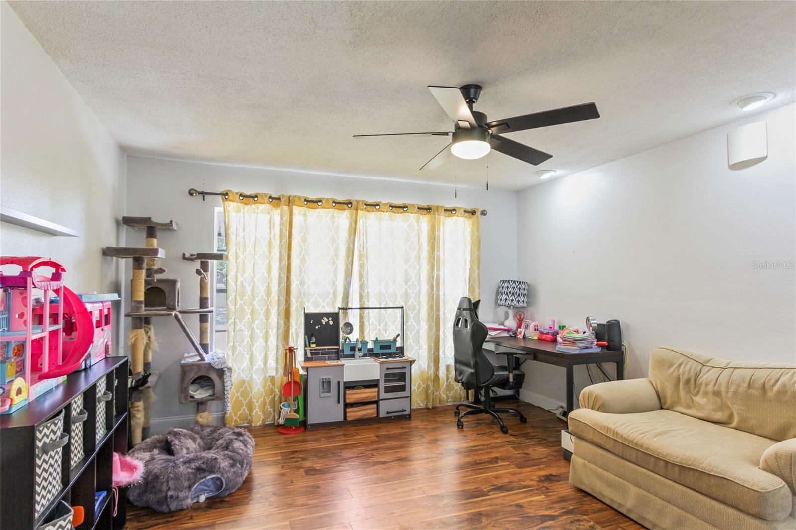 SPRING OAKS - Residential