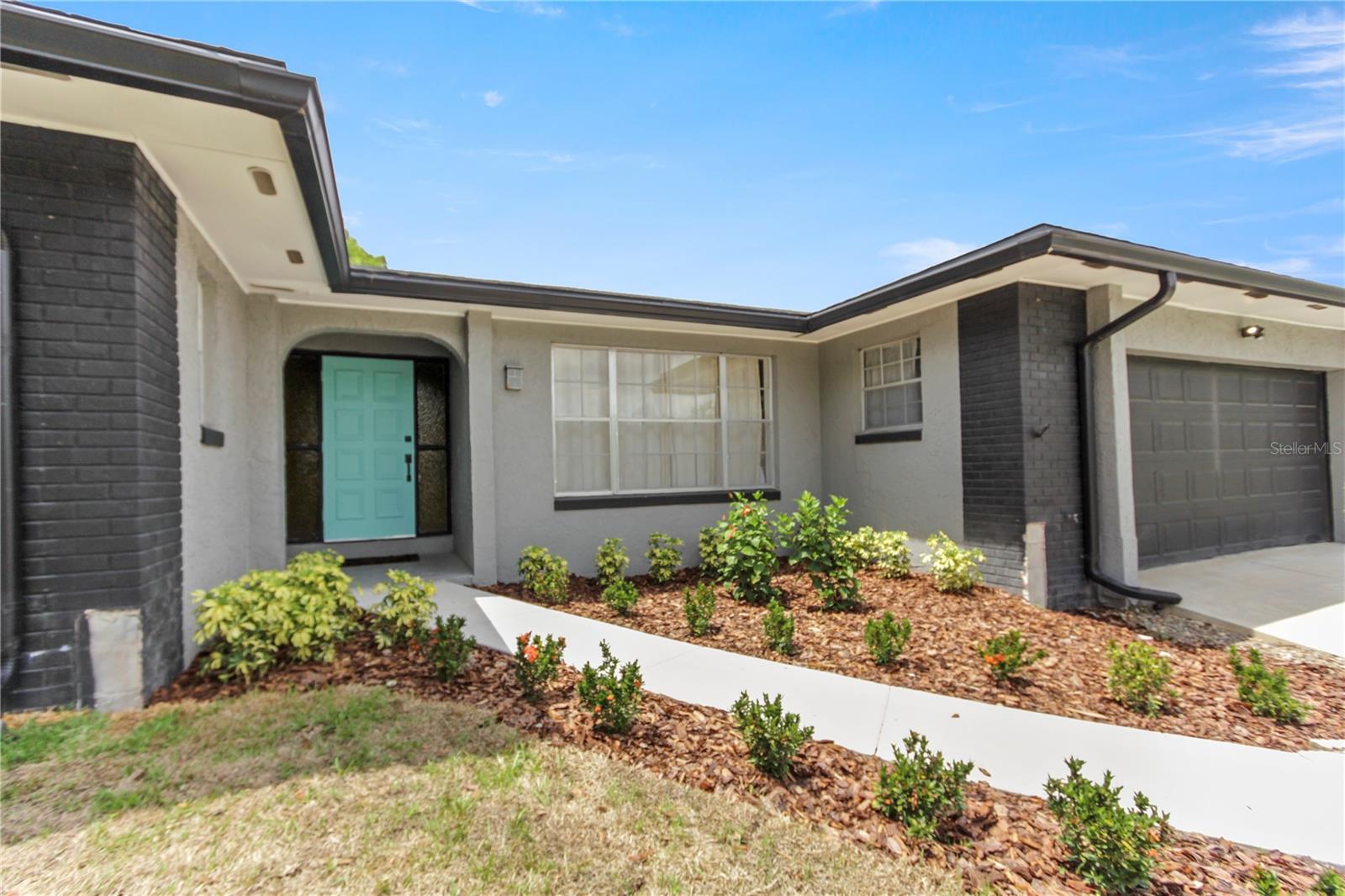 607 GREEN BRIAR BOULEVARD