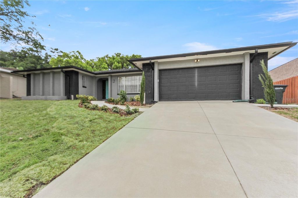 Photo of 607 Green Briar Boulevard, Altamonte Springs, FL 32714 (MLS # O6370102)