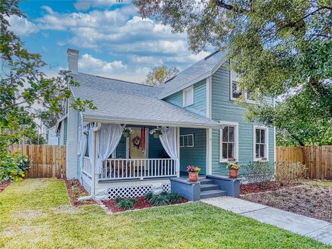 Photo of 311 W 10th Street, Sanford, FL 32771 (MLS # O6377353)