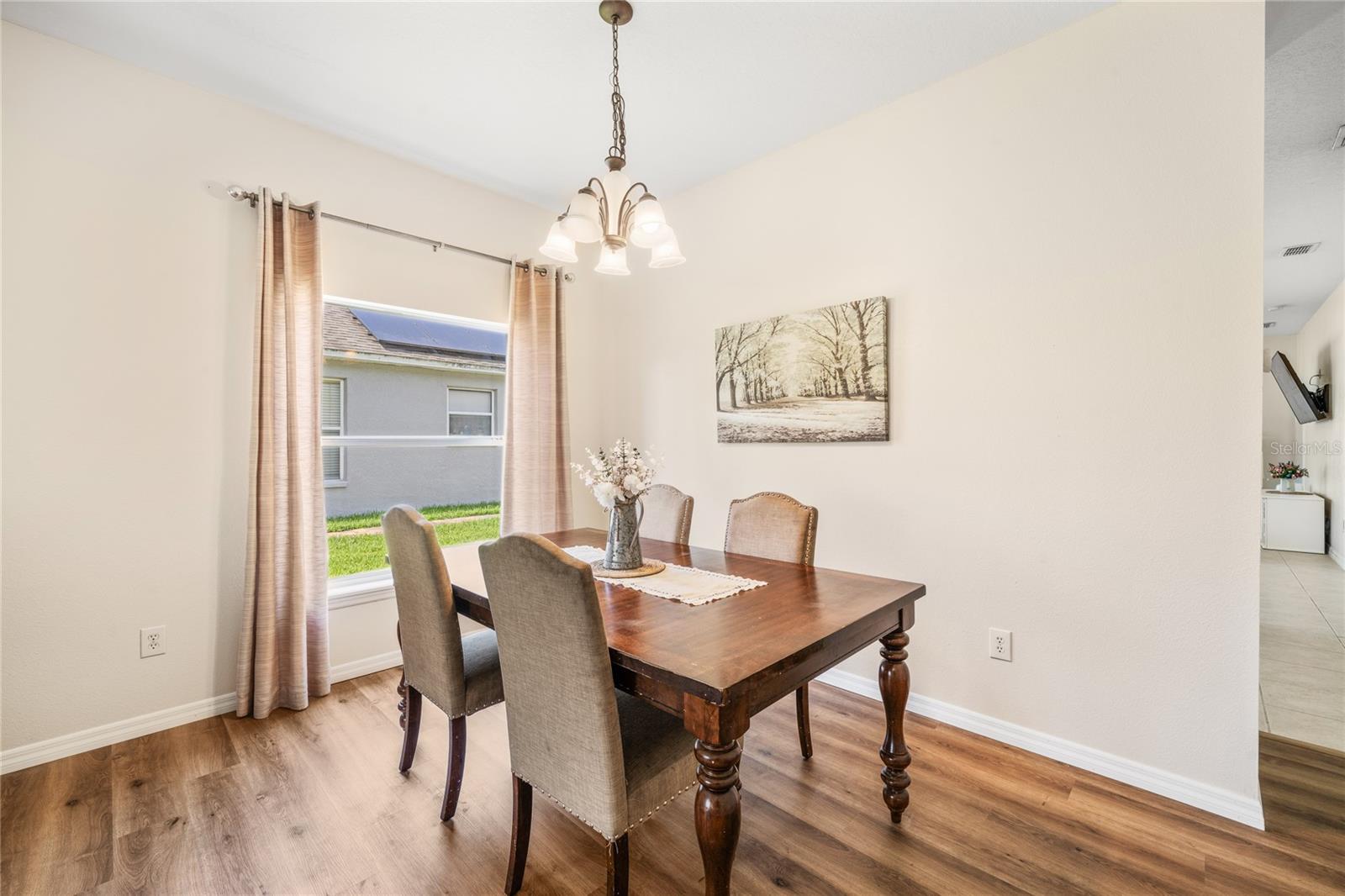 253 CLYDESDALE CIRCLE