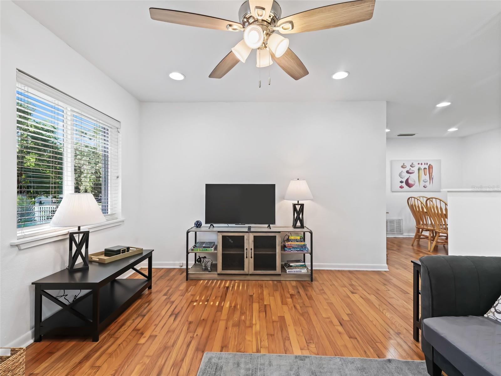 636 SE 31ST TERRACE