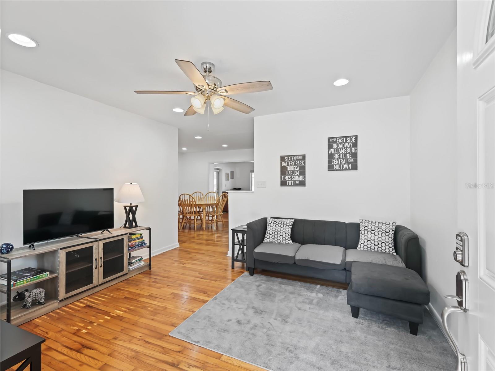 636 SE 31ST TERRACE