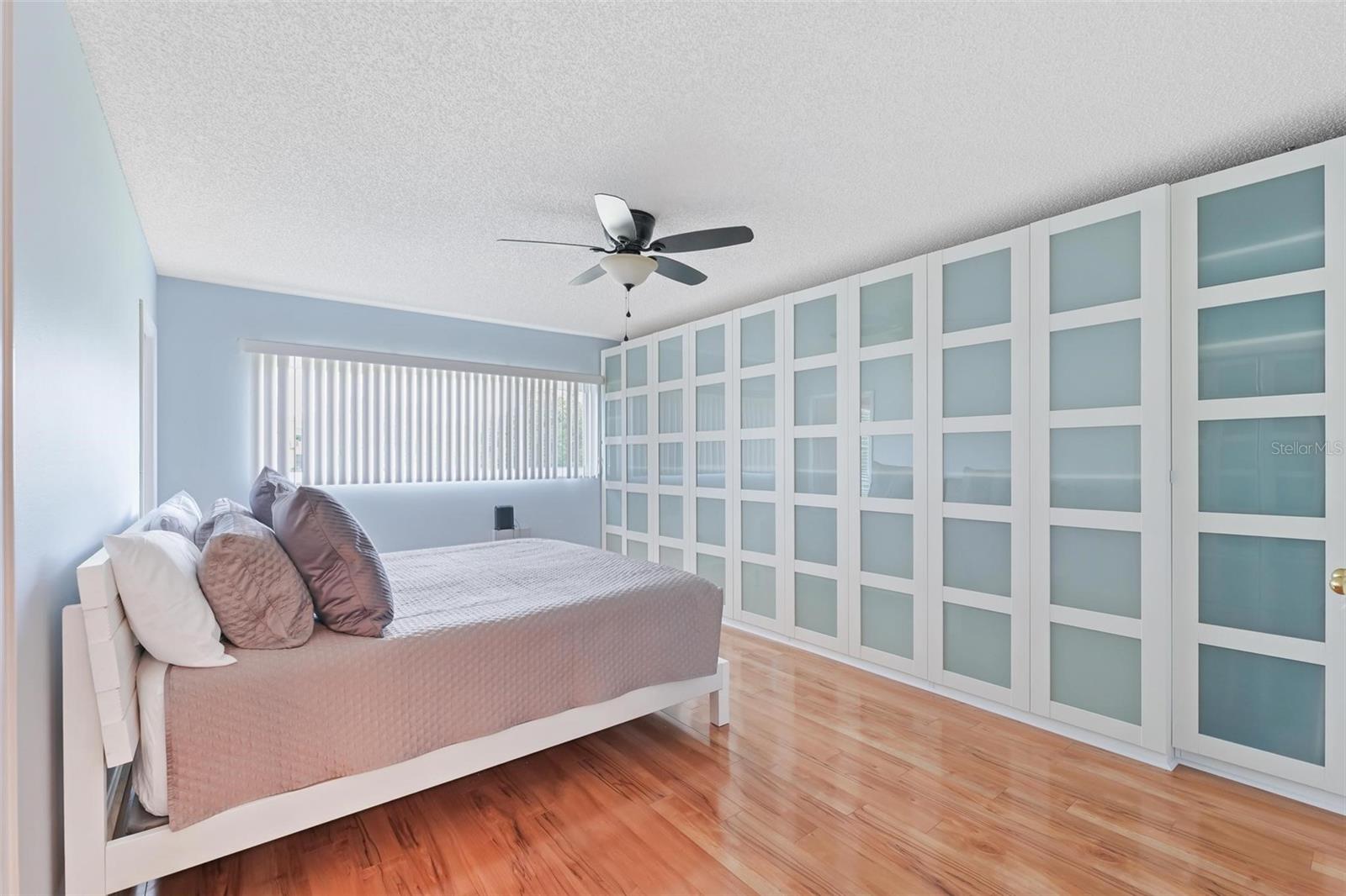 ON TOP OF THE WORLD - Residential