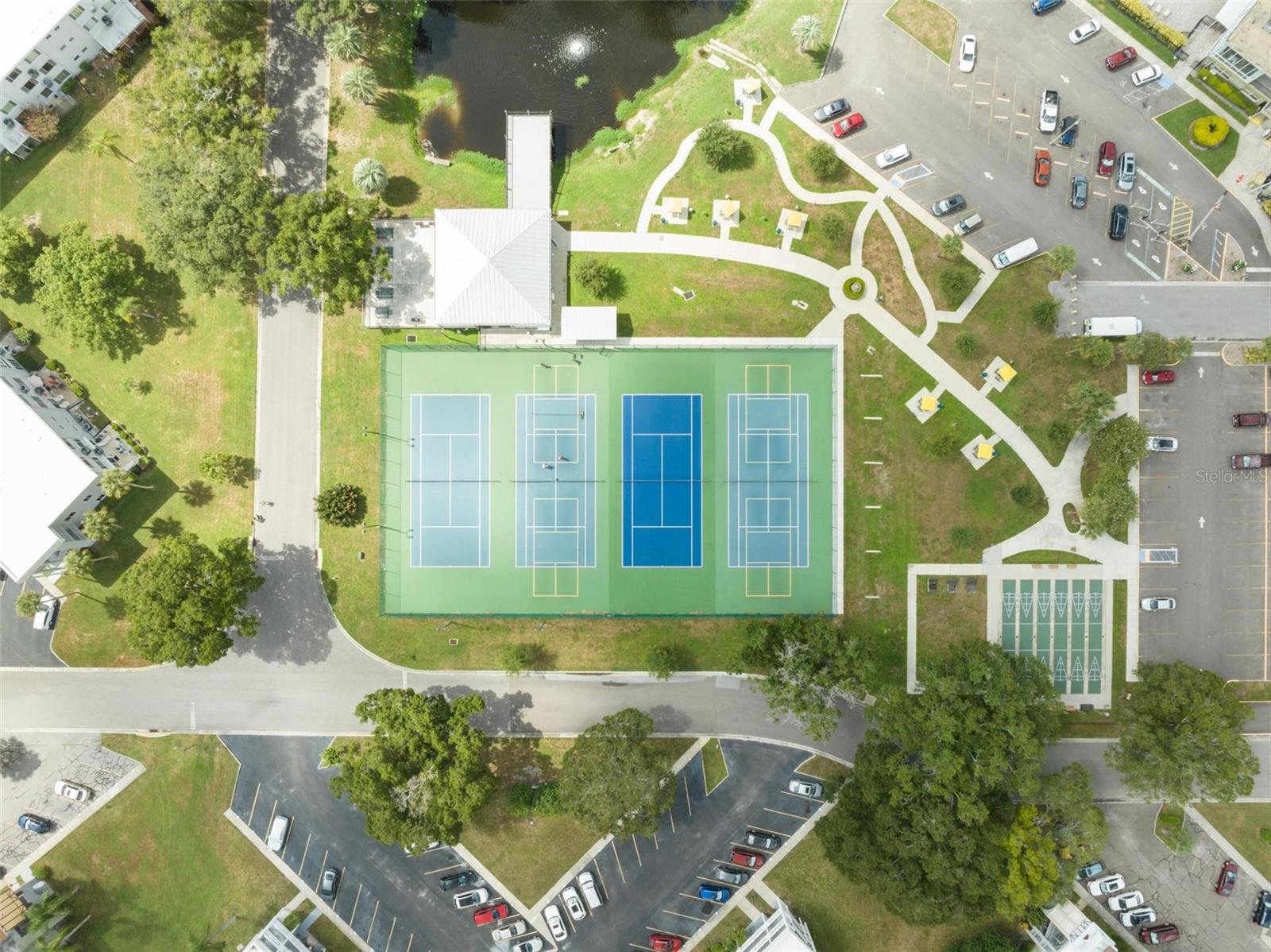 ON TOP OF THE WORLD - Residential