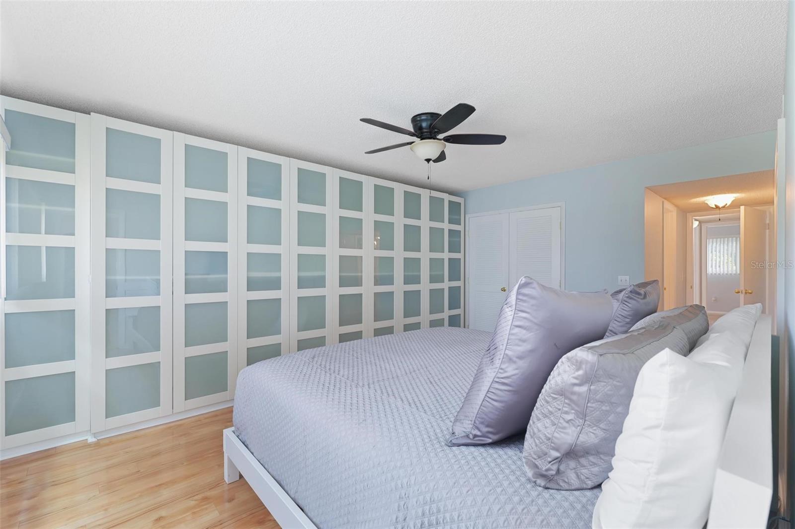 ON TOP OF THE WORLD - Residential