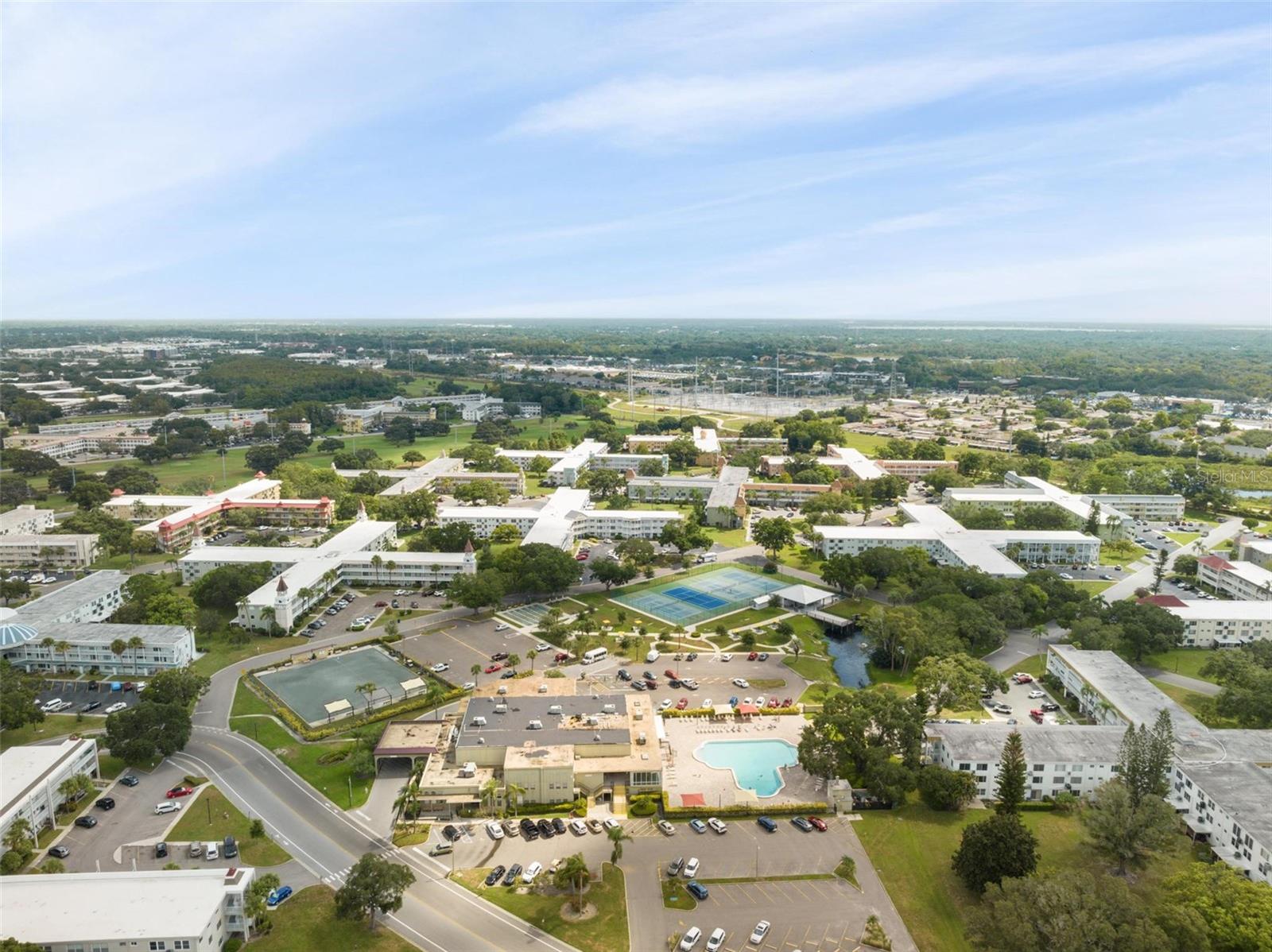 ON TOP OF THE WORLD - Residential