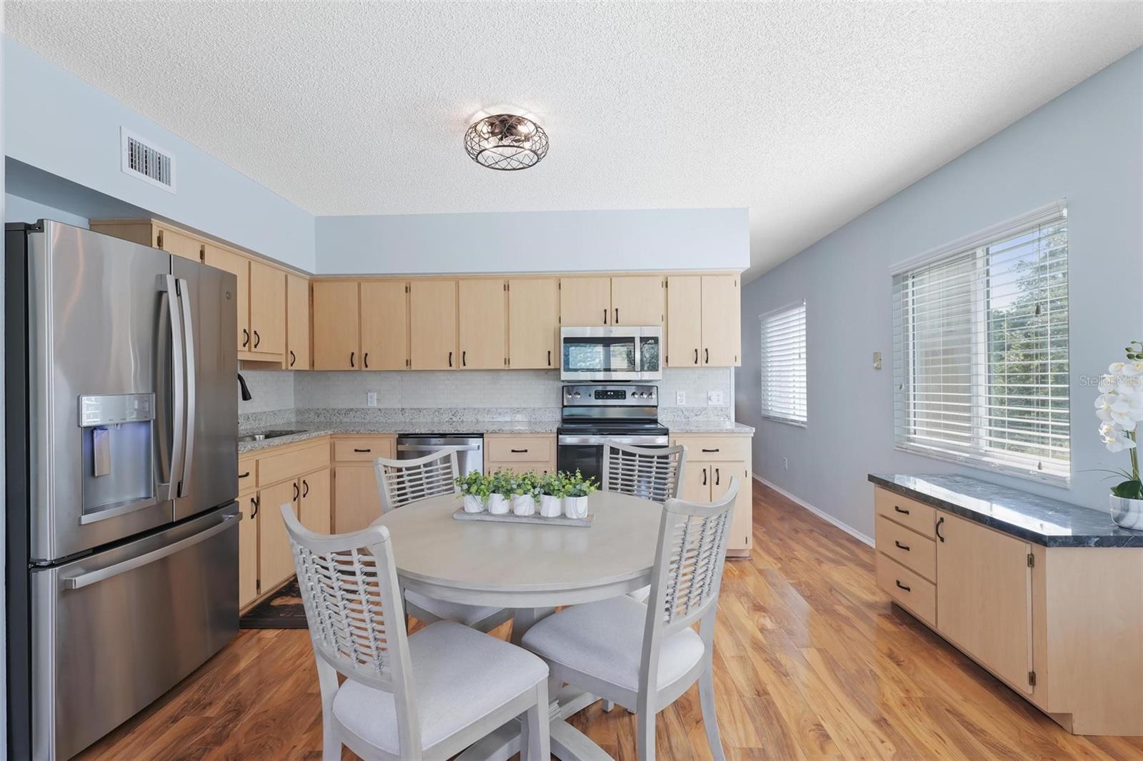 ON TOP OF THE WORLD - Residential