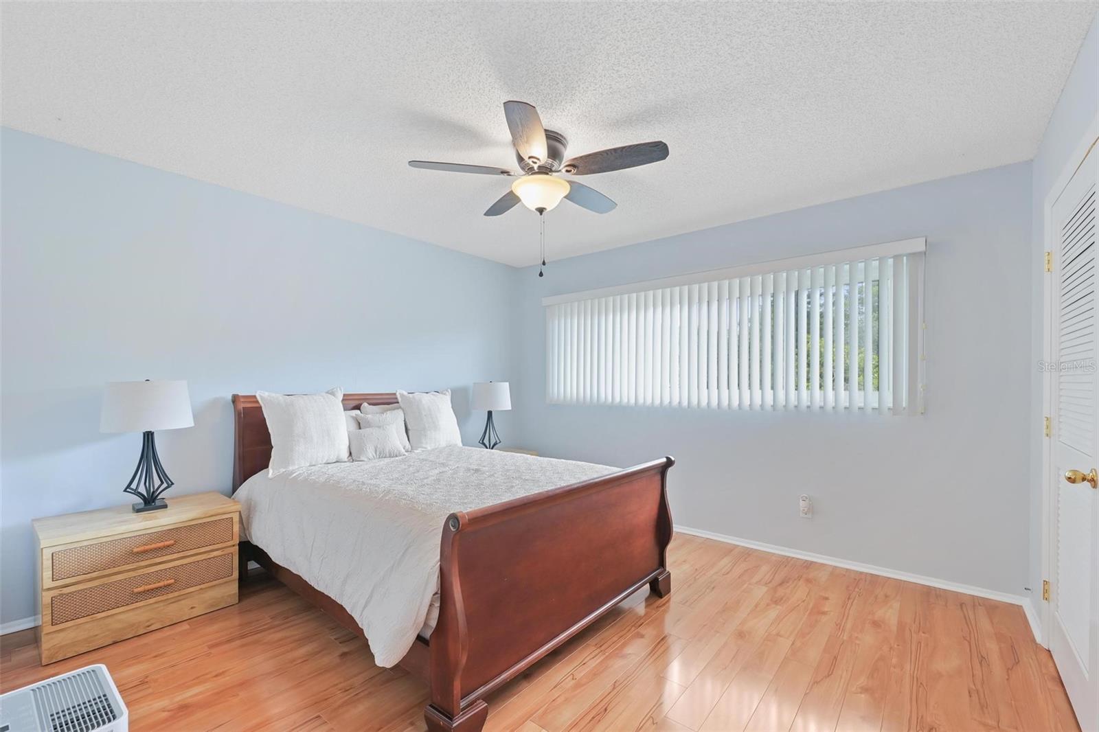 ON TOP OF THE WORLD - Residential