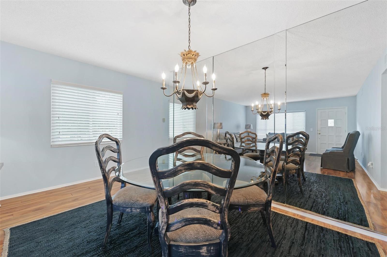 ON TOP OF THE WORLD - Residential