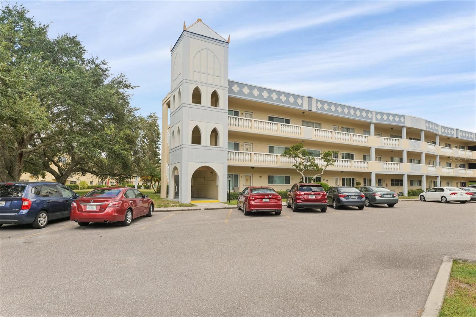 ON TOP OF THE WORLD - Residential