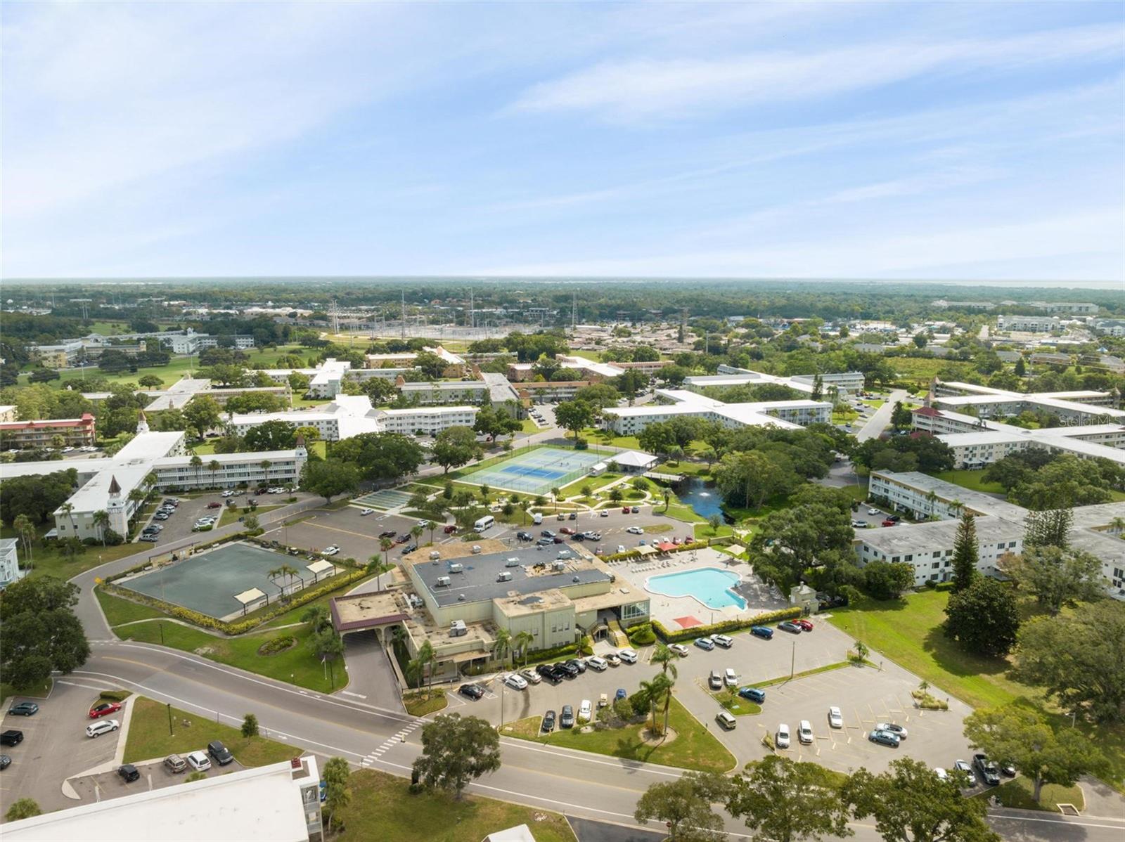 ON TOP OF THE WORLD - Residential