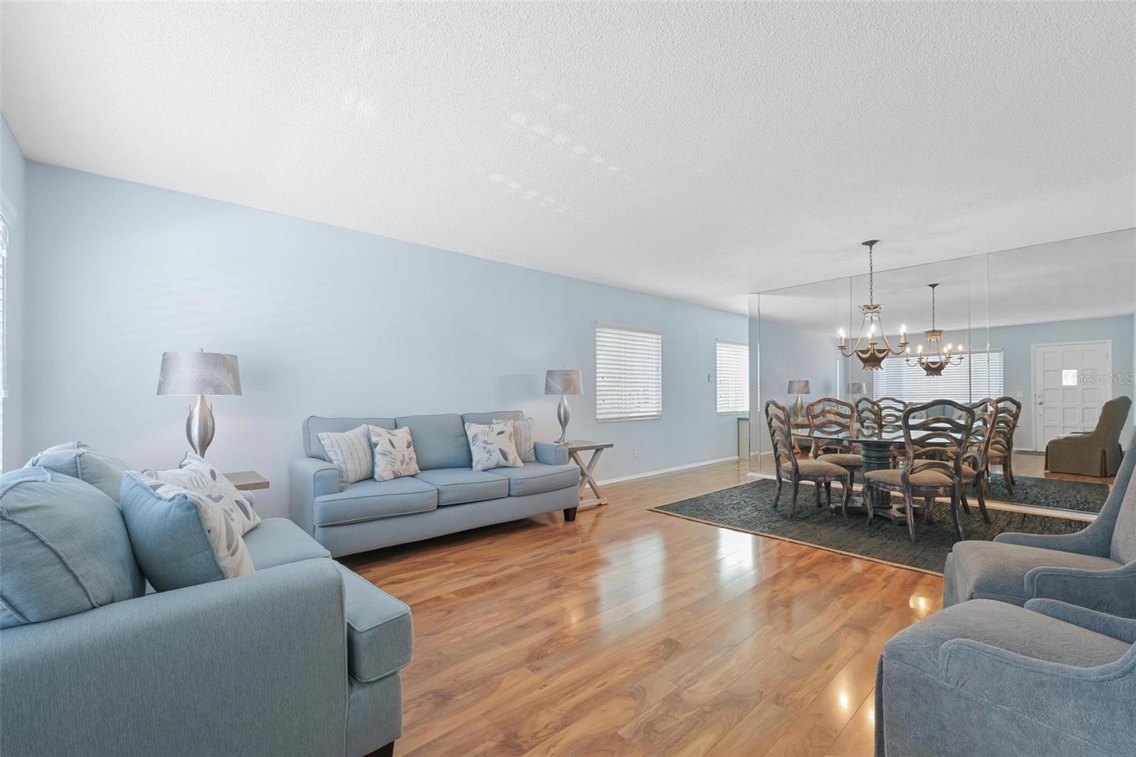 ON TOP OF THE WORLD - Residential