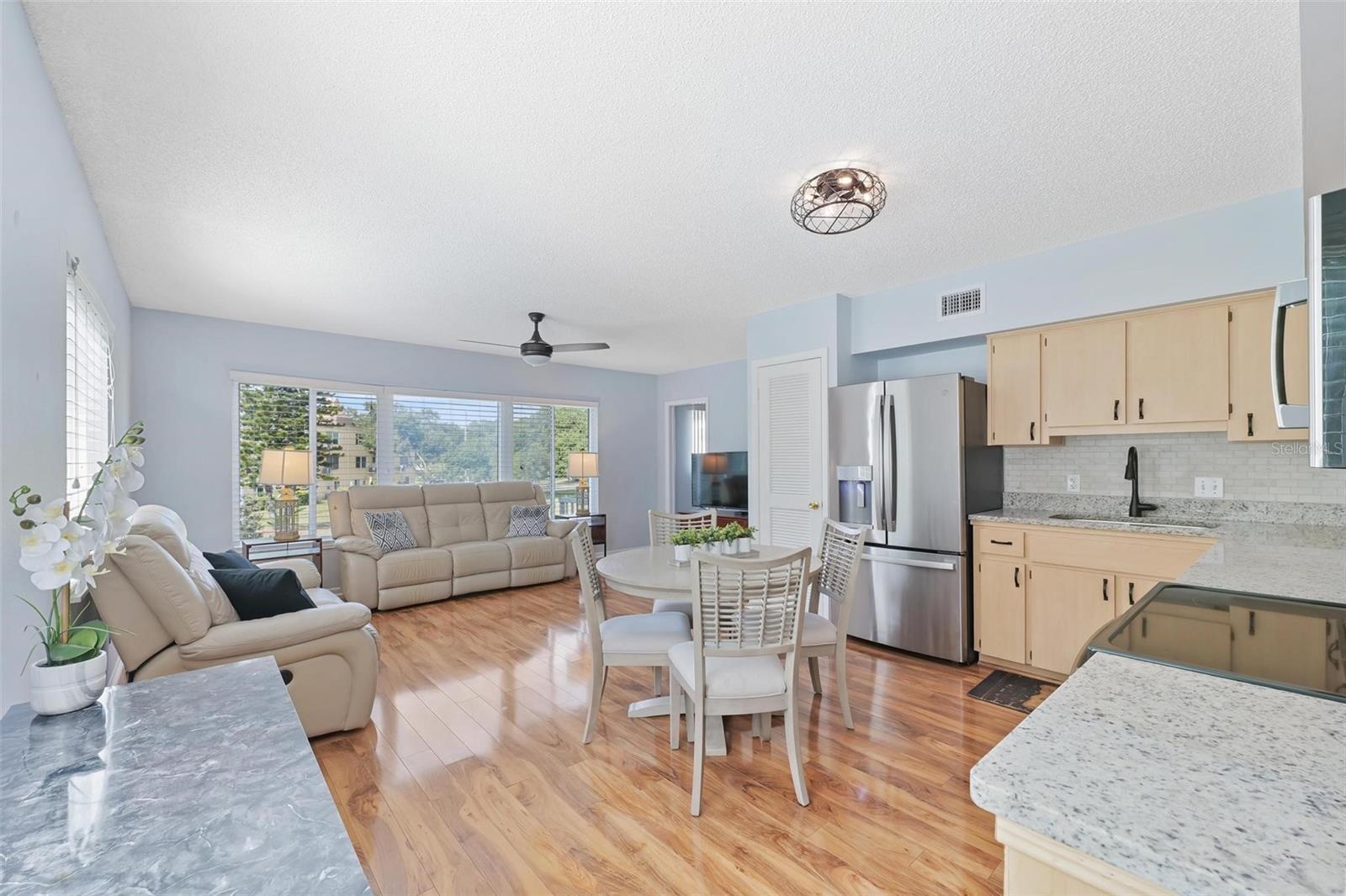 ON TOP OF THE WORLD - Residential