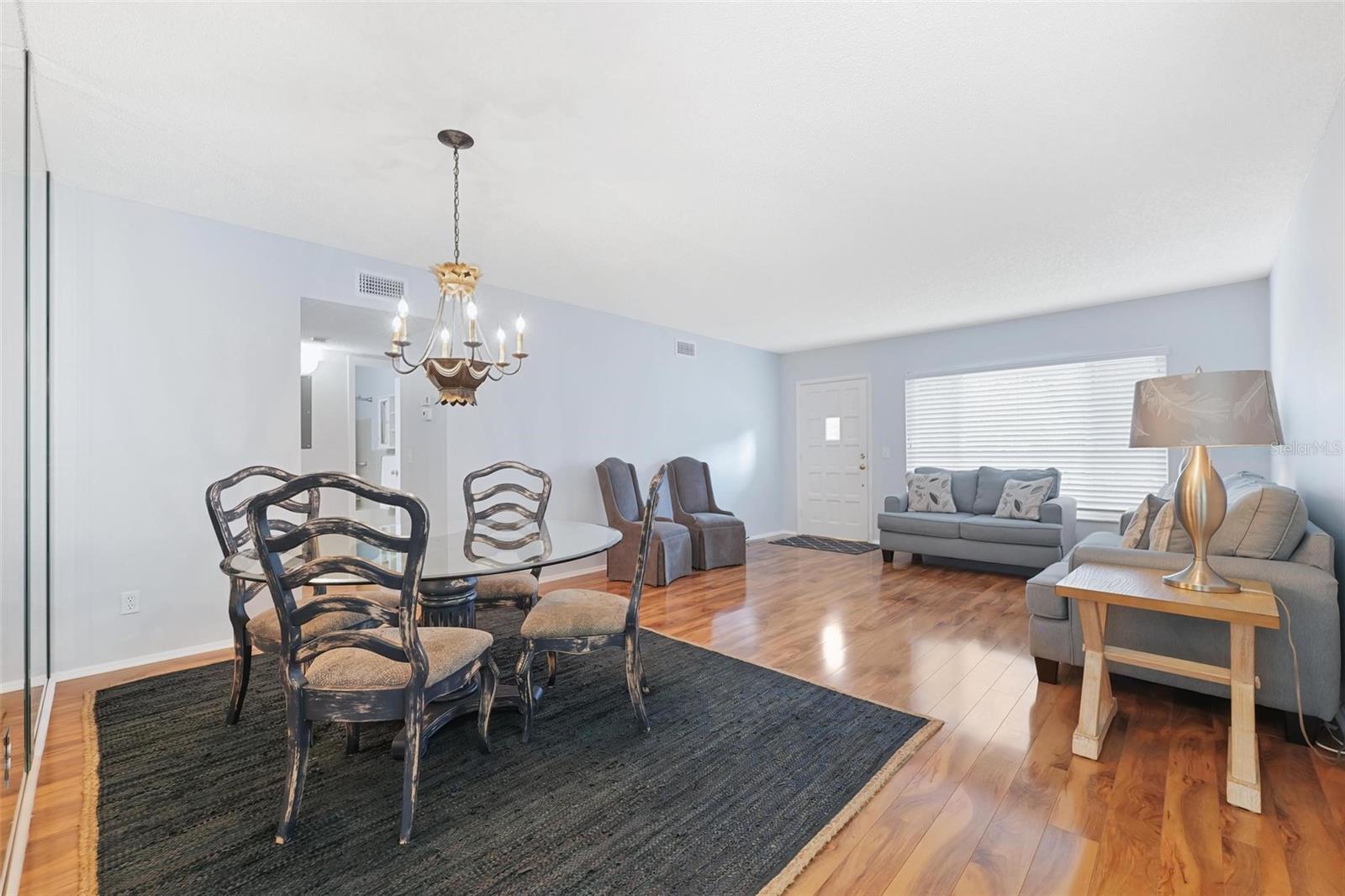 ON TOP OF THE WORLD - Residential