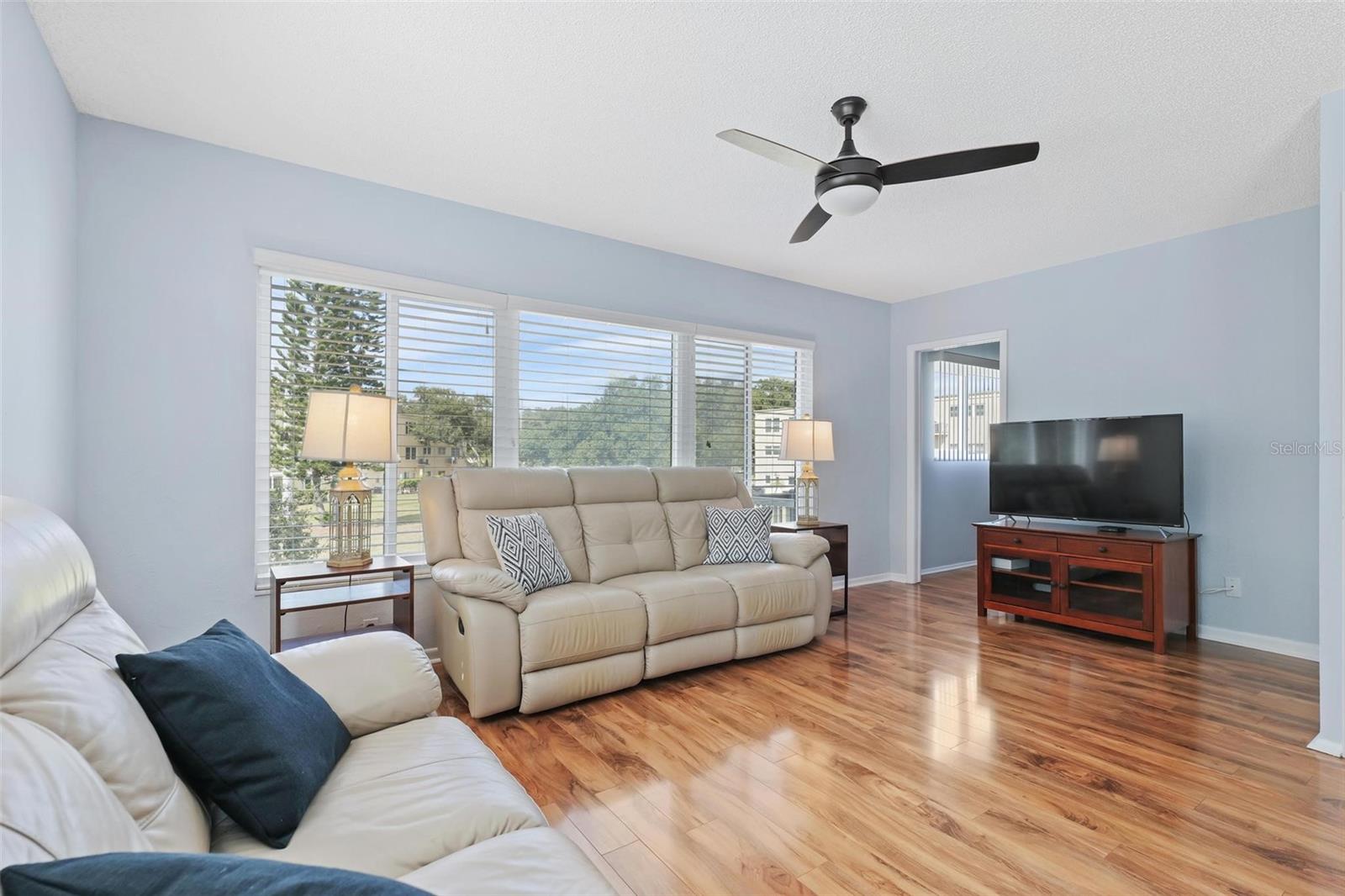 ON TOP OF THE WORLD - Residential