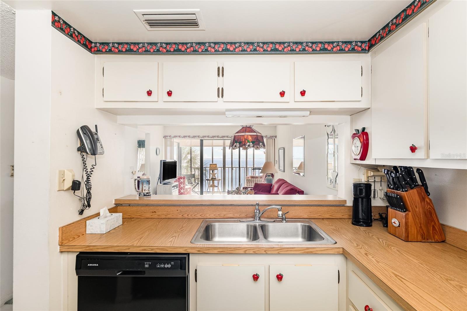 PELICAN POINT CONDOMINIUMS - Residential