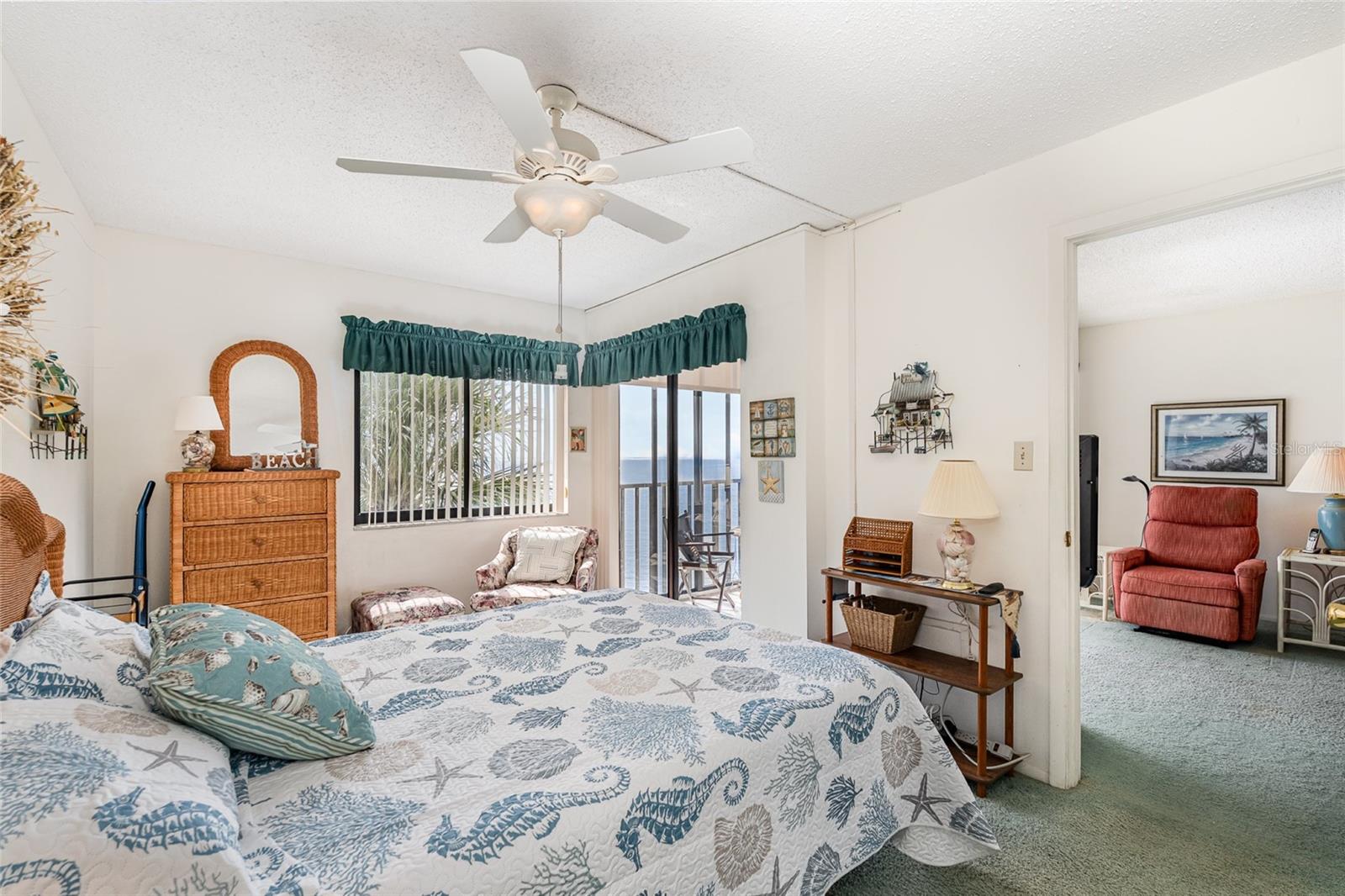 PELICAN POINT CONDOMINIUMS - Residential