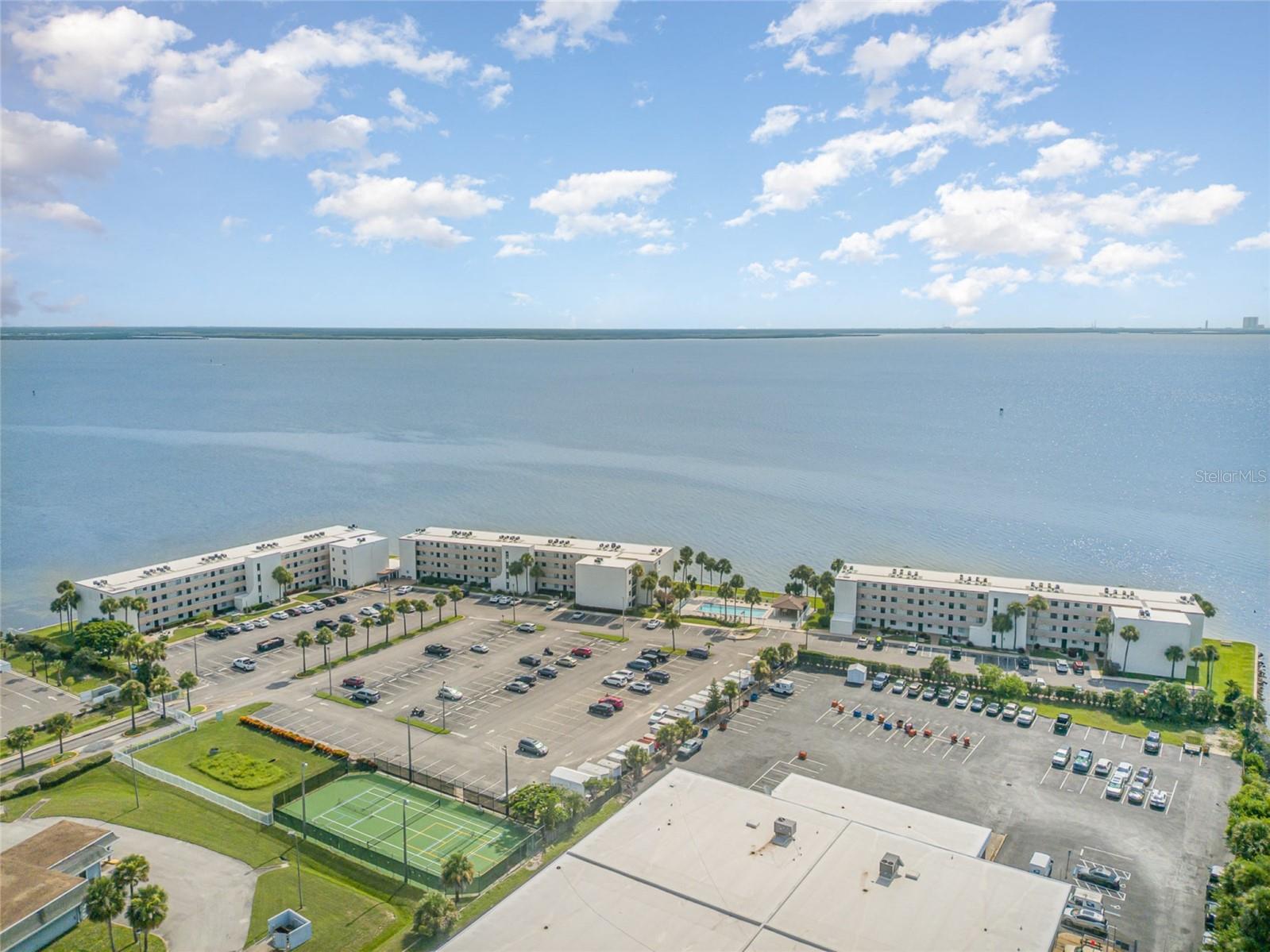 PELICAN POINT CONDOMINIUMS - Residential