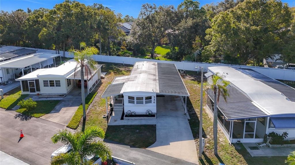 Photo of 346 Mount Saxon Avenue NE #316, St Petersburg, FL 33702 (MLS # S5140514)