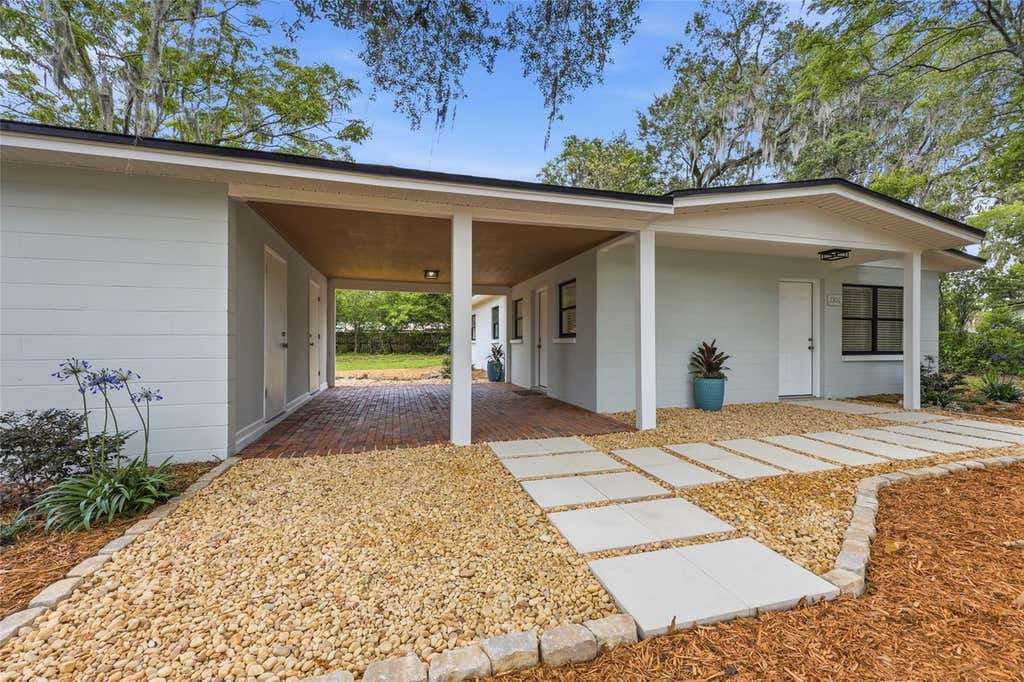 Photo of 2306 NW 47th Terrace, Gainesville, FL 32606 (MLS # GC541150)