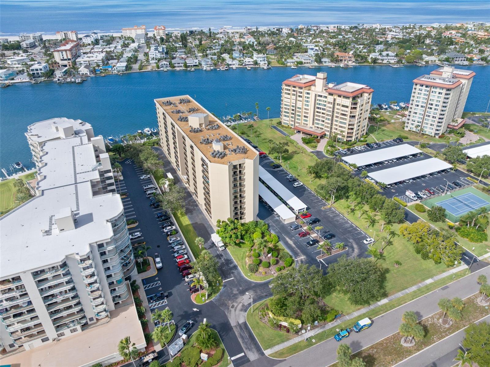 ISLAND WALK CONDO - Residential