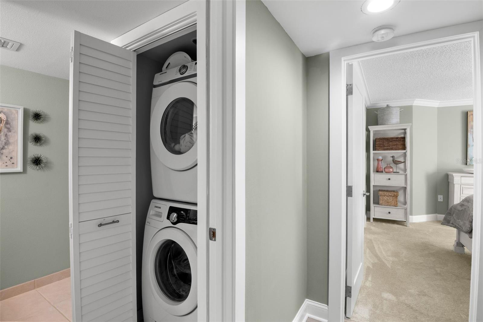 ISLAND WALK CONDO - Residential