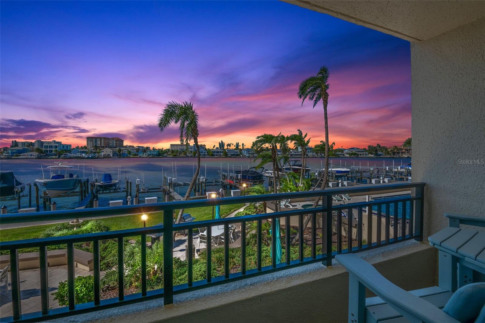 ISLAND WALK CONDO - Residential