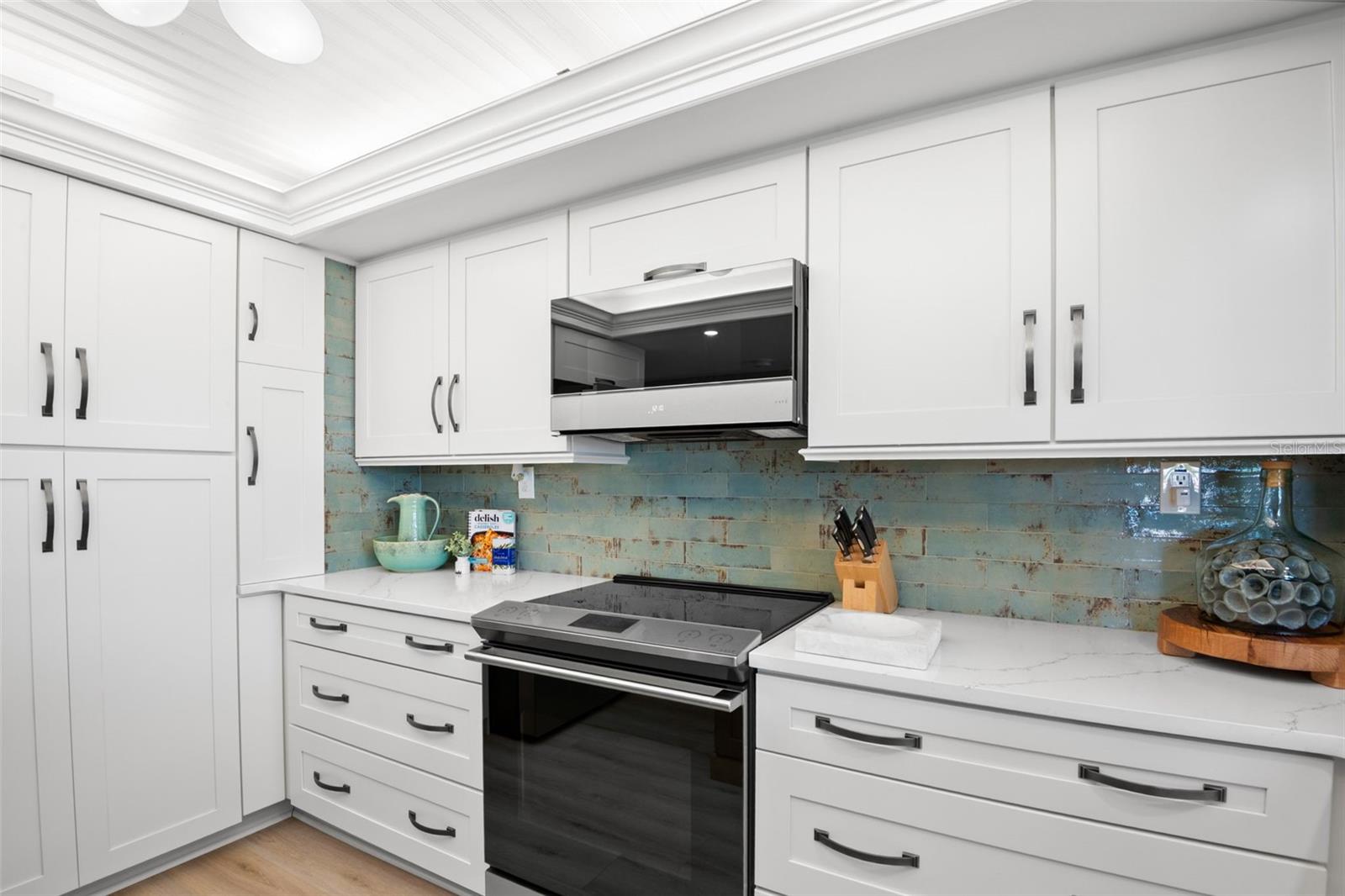 ISLAND WALK CONDO - Residential