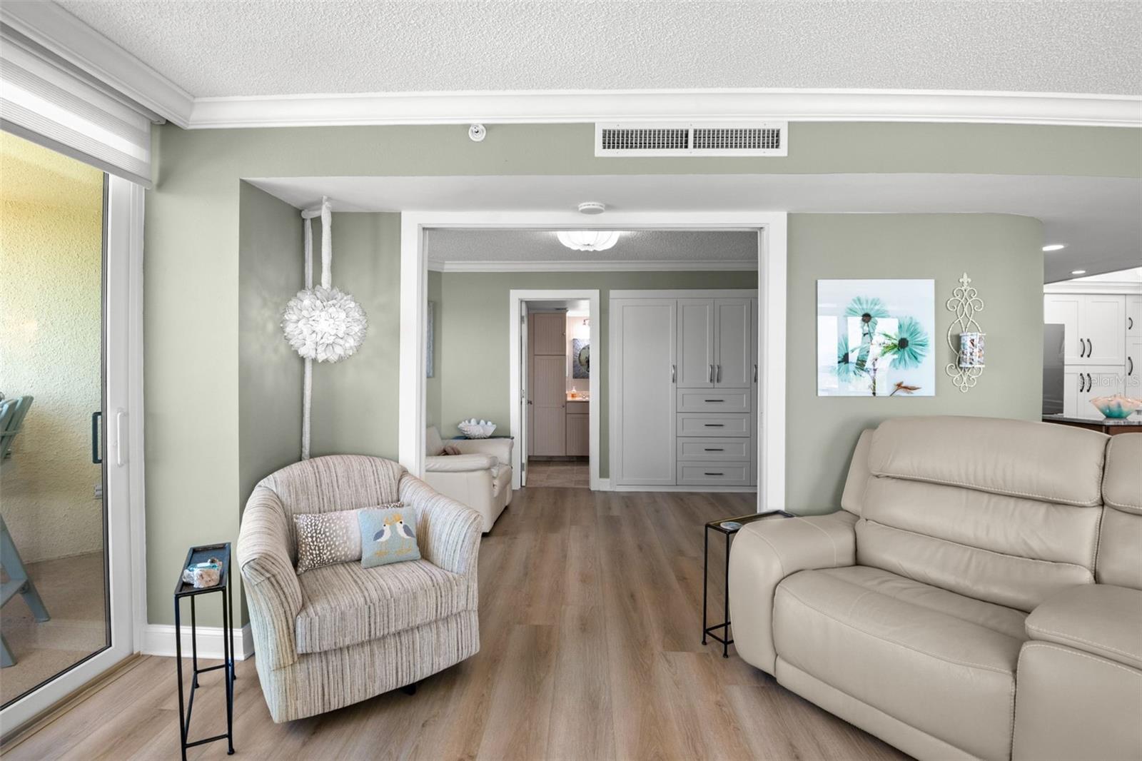 ISLAND WALK CONDO - Residential