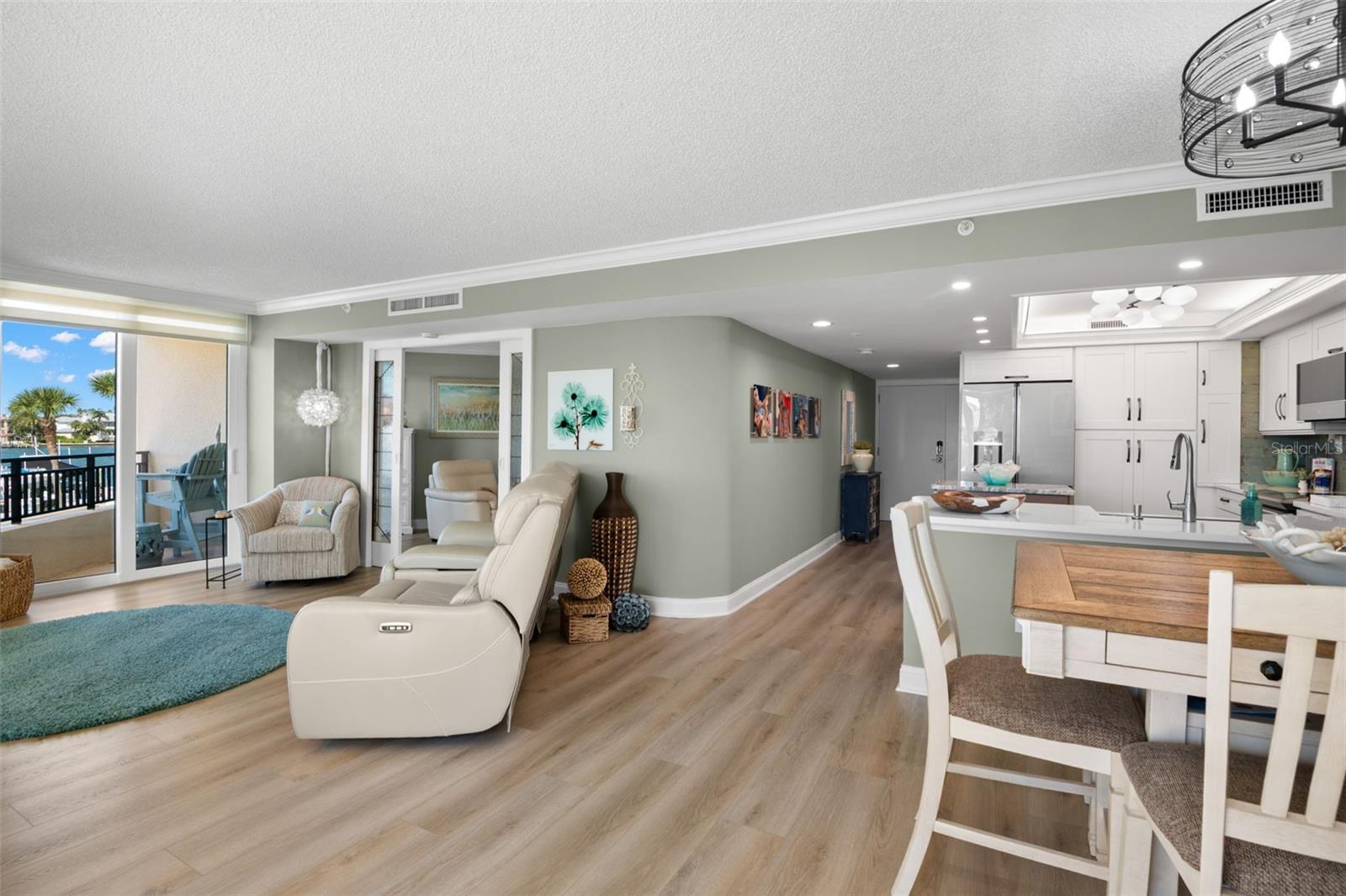 ISLAND WALK CONDO - Residential