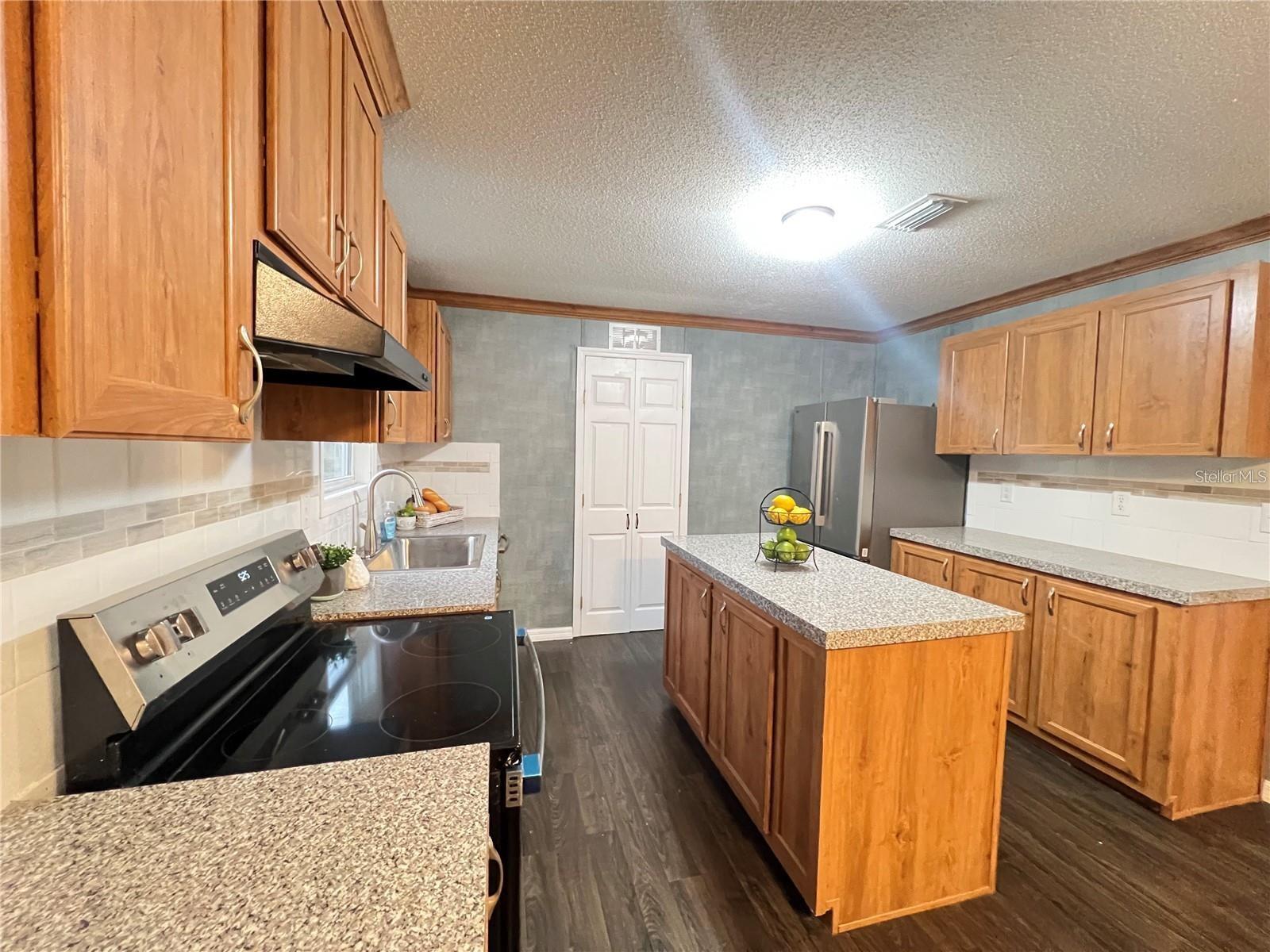 LEXINGTON ESTATE - Residential Lease