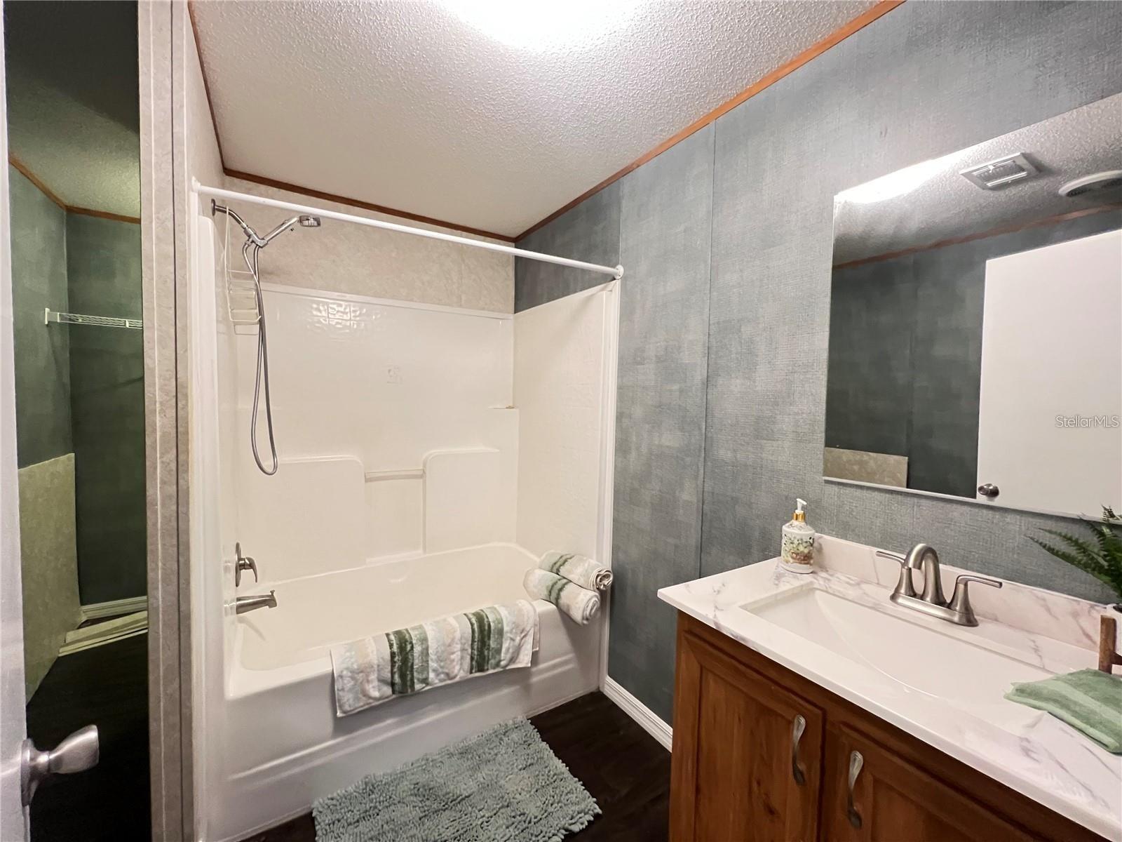 LEXINGTON ESTATE - Residential Lease