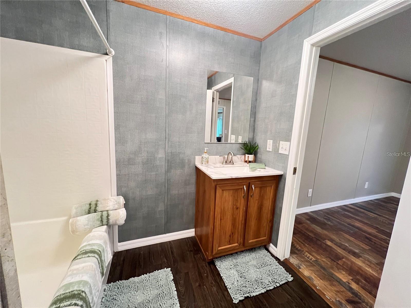 LEXINGTON ESTATE - Residential Lease