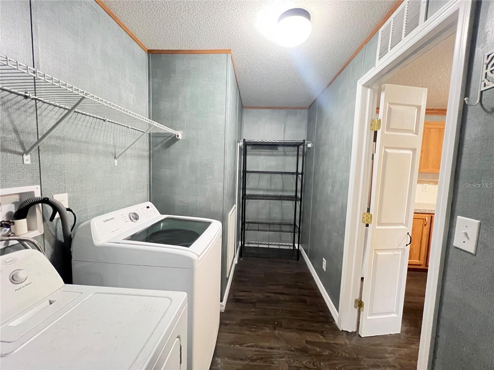 LEXINGTON ESTATE - Residential Lease