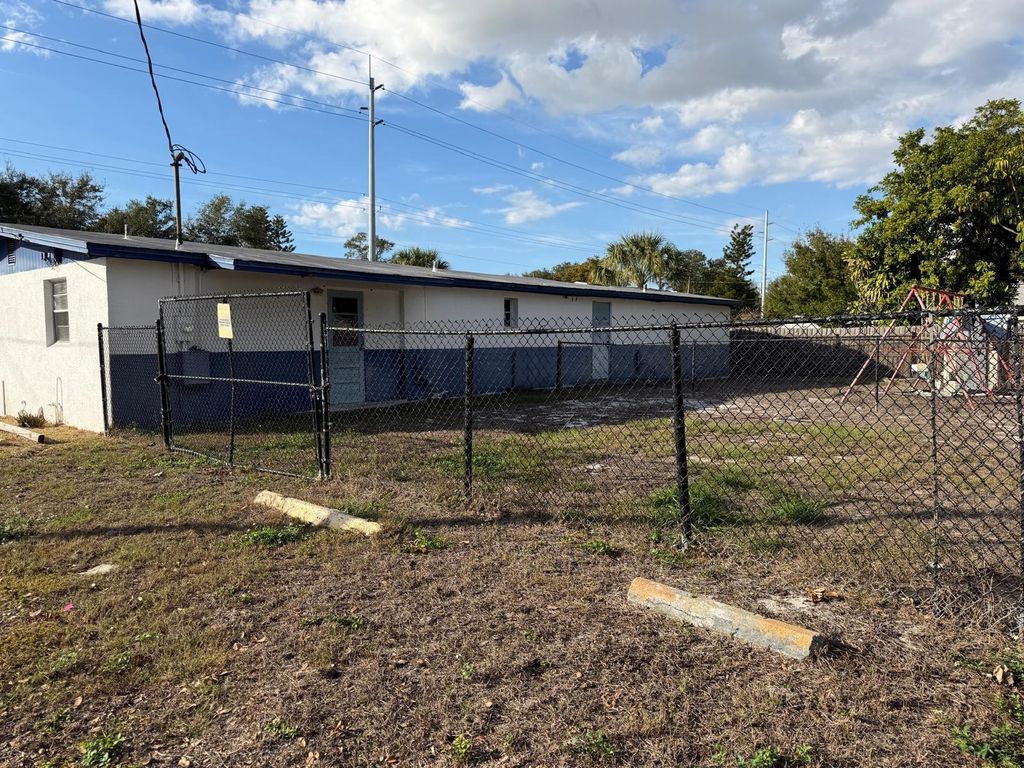 Photo of 6716 S Macdill Avenue, Tampa, FL 33611 (MLS # TB8462515)