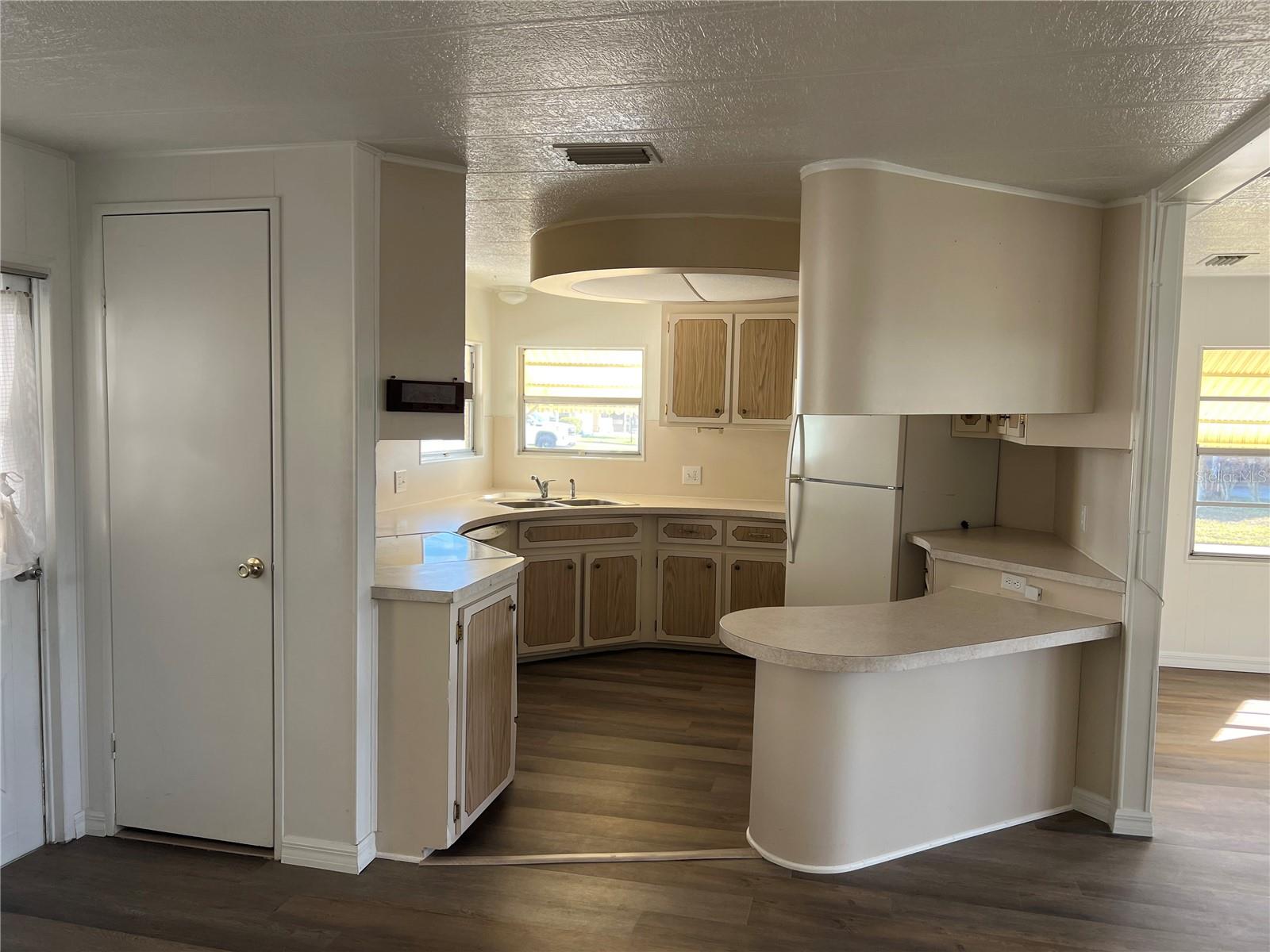 SHADOW BROOK MOBILE HOME - Residential