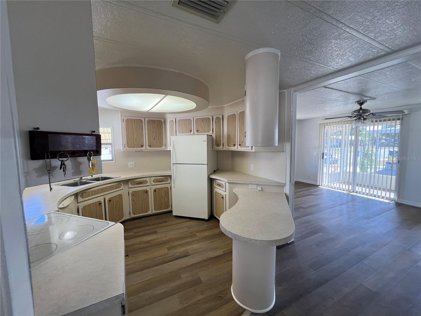 SHADOW BROOK MOBILE HOME - Residential