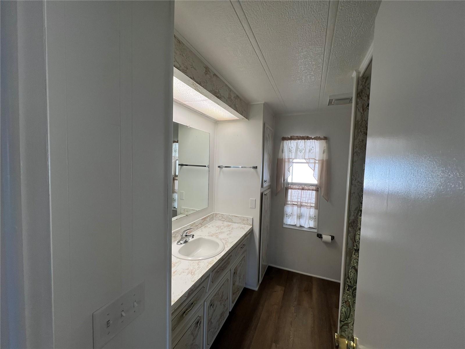 SHADOW BROOK MOBILE HOME - Residential