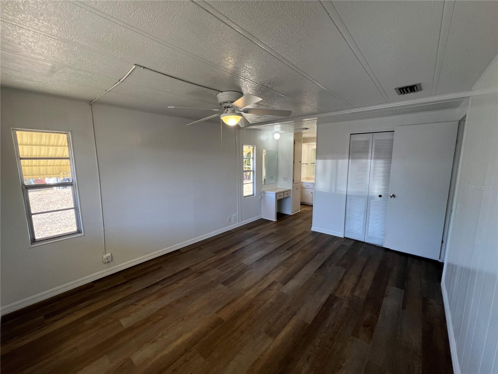 SHADOW BROOK MOBILE HOME - Residential