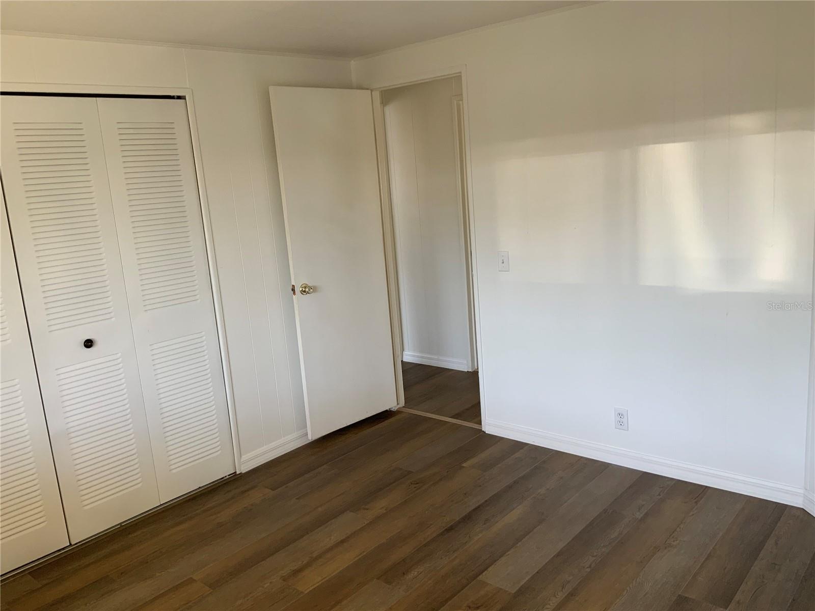 SHADOW BROOK MOBILE HOME - Residential