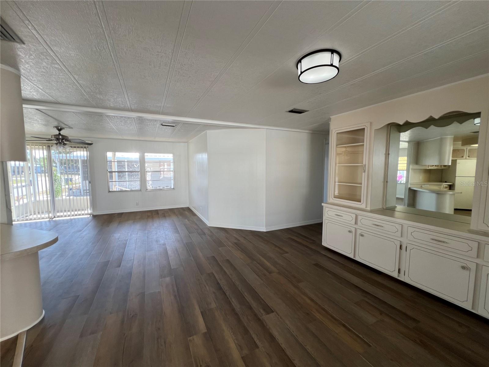 SHADOW BROOK MOBILE HOME - Residential