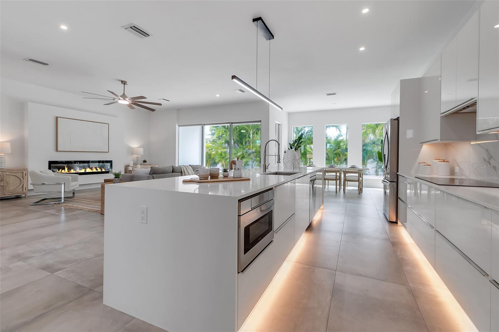 SOUTH GATE - Residential