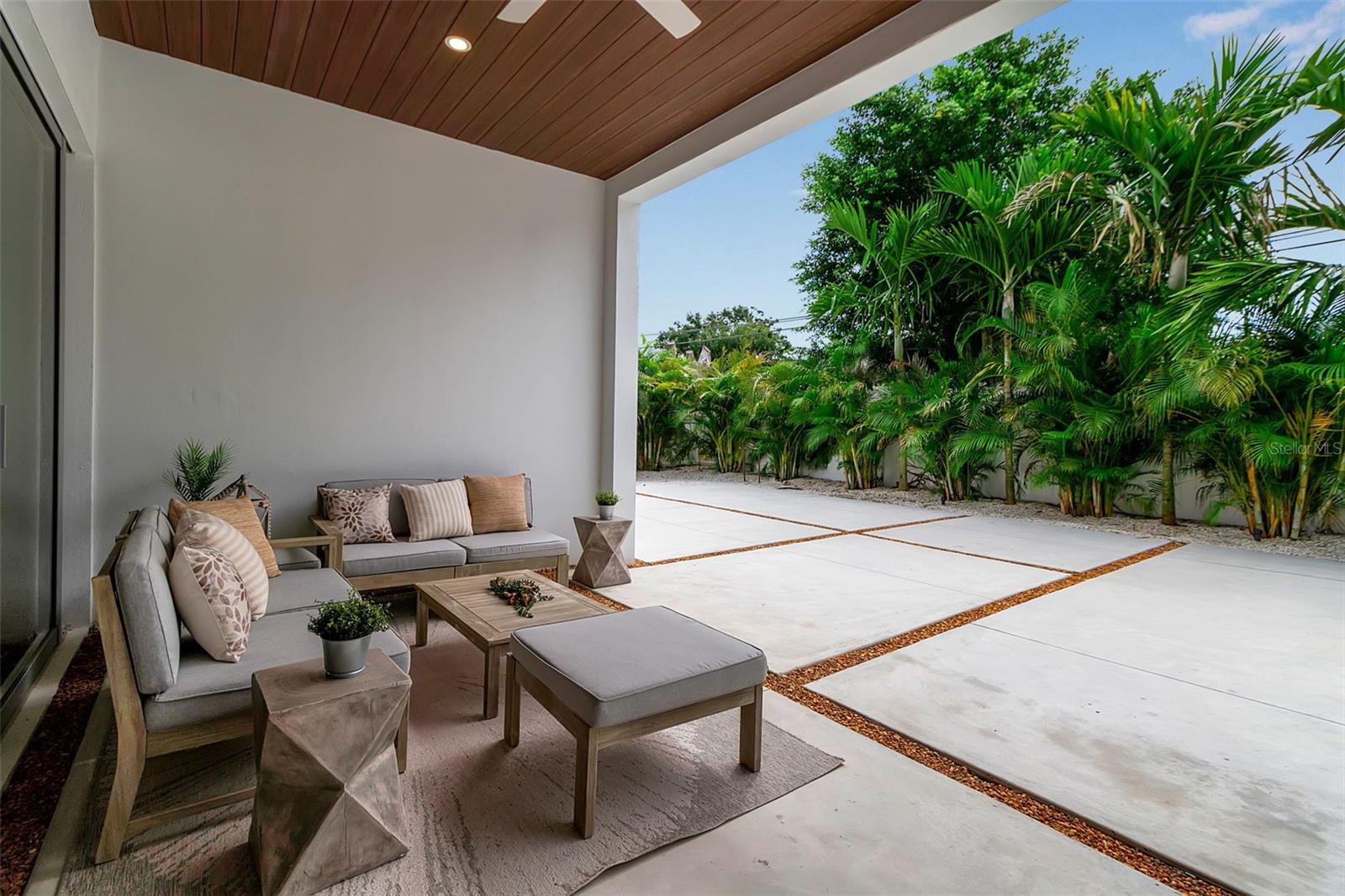 SOUTH GATE - Residential