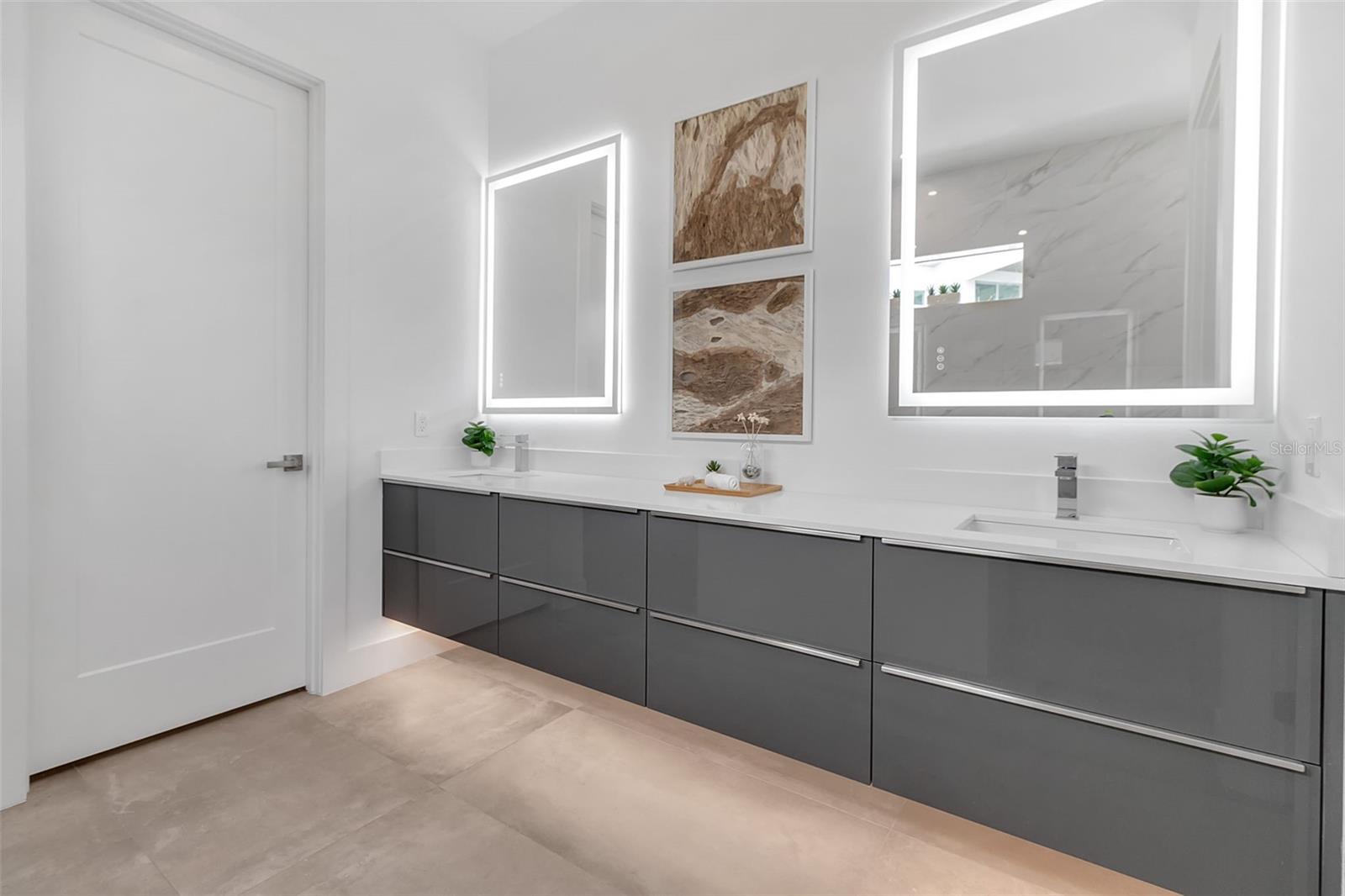 SOUTH GATE - Residential