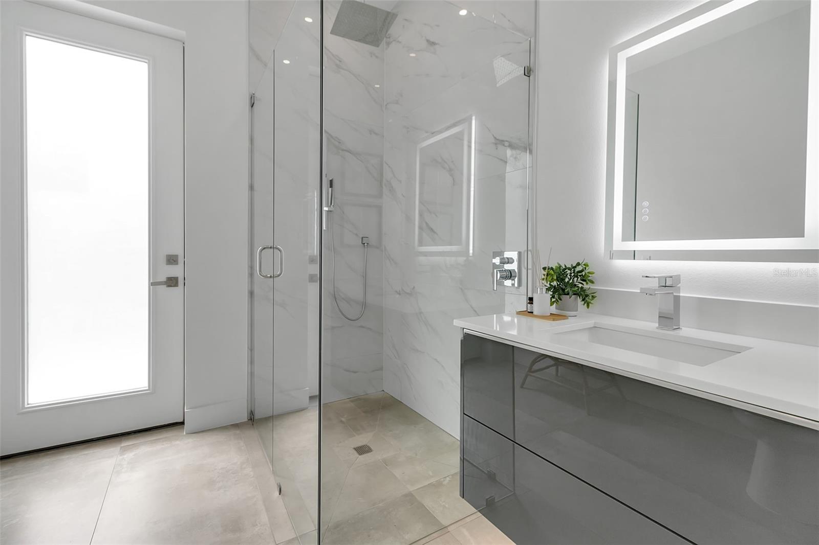 SOUTH GATE - Residential