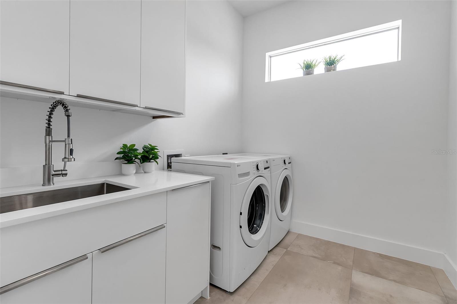 SOUTH GATE - Residential